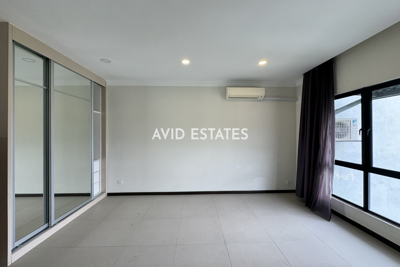Federal Hill, Kuala Lumpur,Kuala Lumpur, 3 Bedrooms Bedrooms, ,2 BathroomsBathrooms,Condominium / Serviced Residence,For Sale,2557